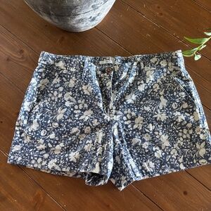 Dark Chambray Floral Shorts – Soft Denim Feel, Belt Loops, Pockets – Effortless